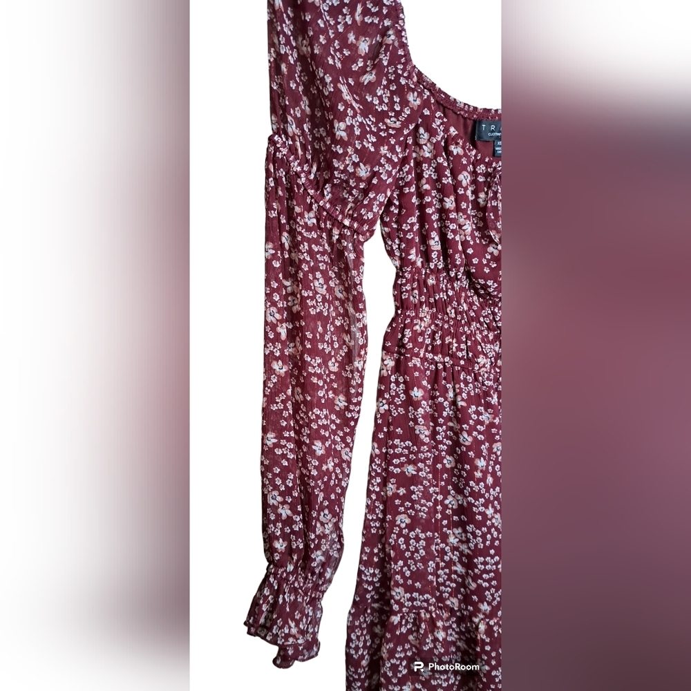 Burgundy Floral Pattern Dress - Picture 9 of 12